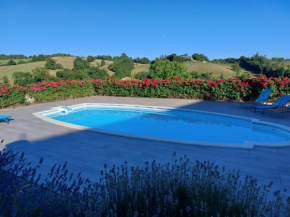 Gite Lavergne, piscine privee et vue exceptionnelle